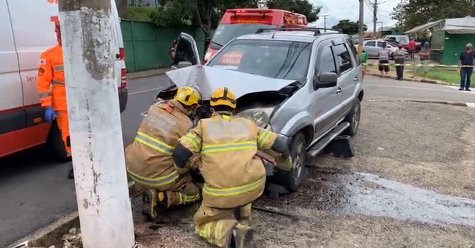 Acidente deixa duas mulheres feridas na Zona Sul de Poços