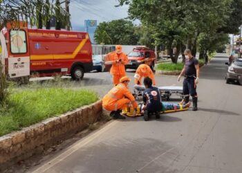 Homem tem traumatismo craniano em acidente entre moto e carro em Alfenas