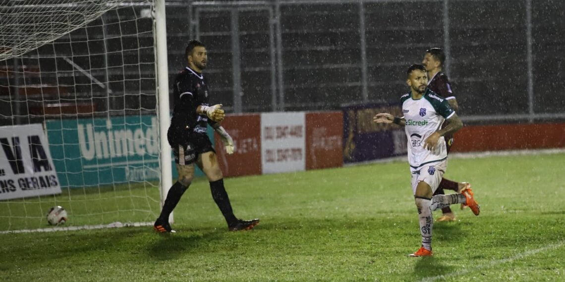 Após duas derrotas seguidas, Caldense bate o Patrocinense no Mineiro