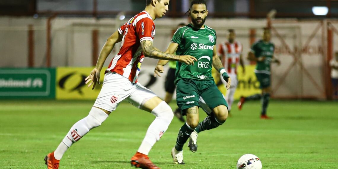 Caldense pressiona, mas perde para o Villa Nova e sai do G4 do Mineiro