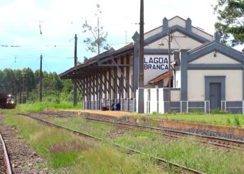 Homem morre após ser algemado em trilho de trem em Casa Branca-SP