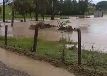 Inundação por conta da chuva causa transtornos em Andradas