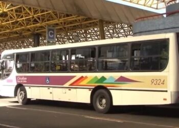 Poços de Caldas tem manifestação contra o preço da passagem de ônibus