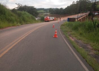 Ponte entre Poços de Caldas e Palmeiral é parcialmente interditada