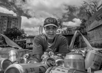 Fotógrafo Victor Imesi retrata vida de catadores de recicláveis no projeto documental ‘A Vida do Lixo’ em Poços de Caldas