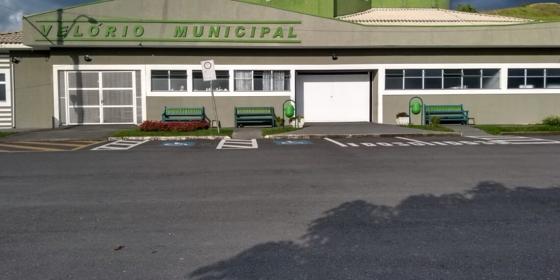 Vereador sugere permanência de profissional de enfermagem no Velório Municipal de Poços