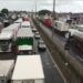 Caminhoneiros e transportadores de combustíveis iniciam paralisação nesta sexta