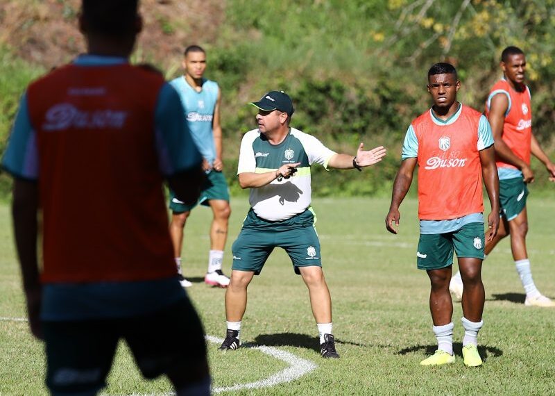Veterana faz treino tático de olho no jogo de volta da semifinal diante do Atlético-MG