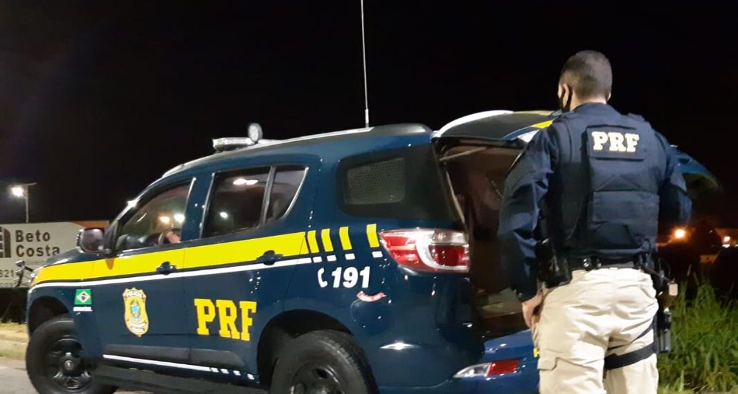 PRF de Poços prende foragido com passagens por homicídio, roubo e outros crimes