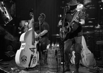 Country, Rock n’ Roll e irreverência: dupla Gramophone Duo Acoustic retorna em 2022 pela Lei Municipal de Incentivo à Cultura