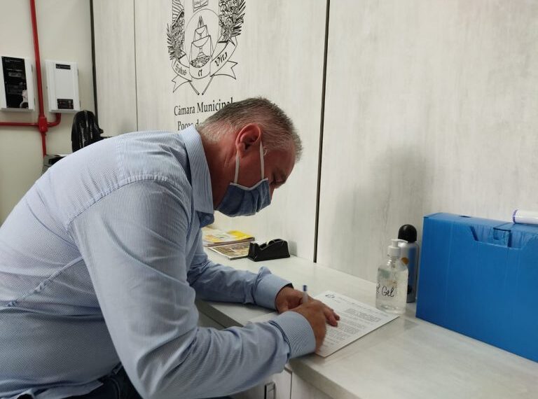 Lei que dará mais segurança para mulheres que utilizam transporte coletivo à noite é sancionada em Poços