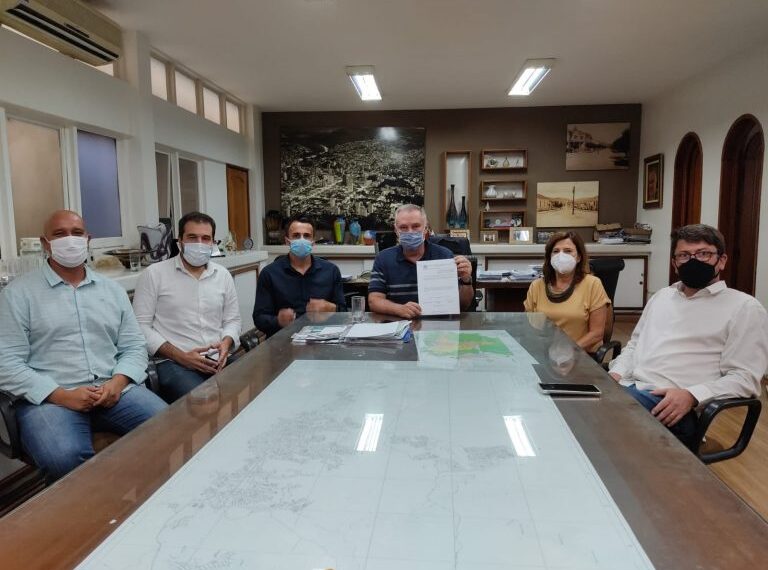 Prefeitura de Poços diz que pretende reajustar em 50% o Bolsa Estágio