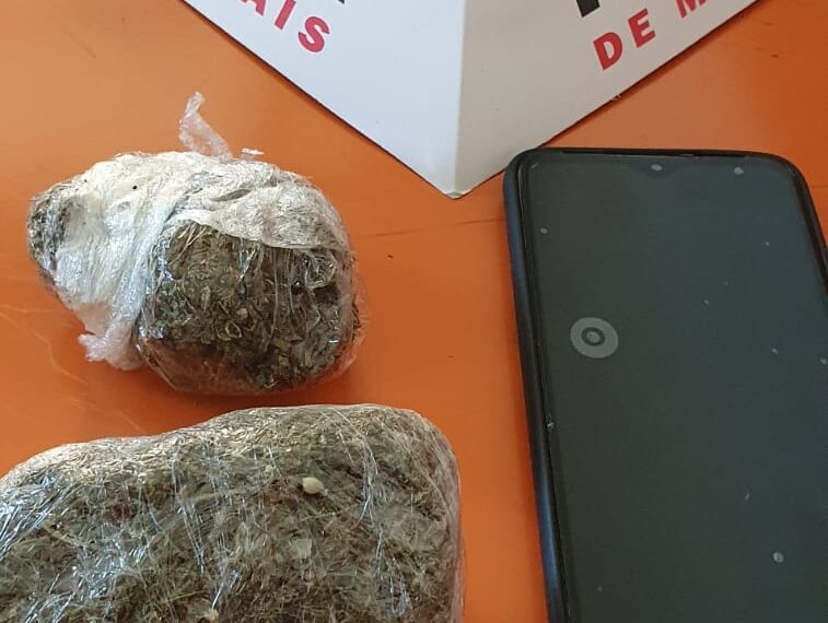 Homem tem moto apreendida e é preso suspeito de tráfico de drogas em Poços de Caldas