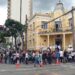 Educadores fazem protesto em Poços pedindo cumprimento do Piso Nacional do Magistério