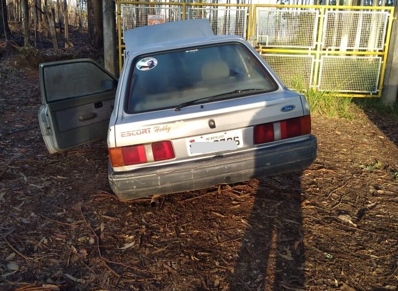 Motorista tem carro furtado após homem querer comprar as rodas do veículo em Poços de Caldas