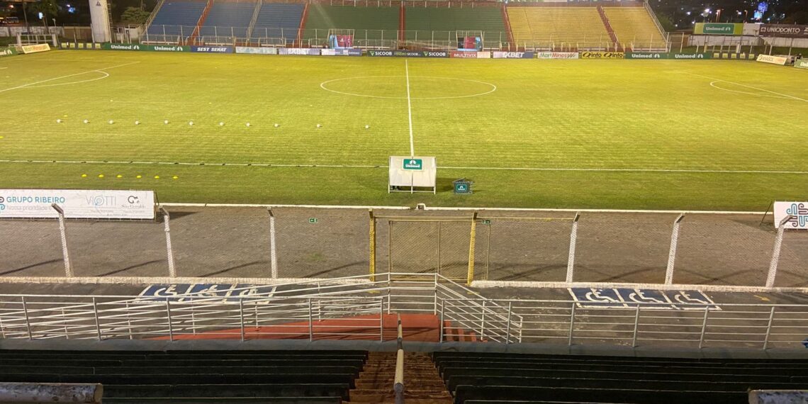 ASSISTA AO VIVO: Caldense e Athletic jogam nesta noite em Poços de Caldas