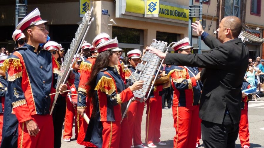 Bandas marciais de Poços se apresentarão na festa de aniversário de Caldas neste domingo
