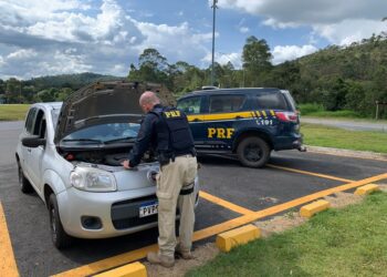 Homem é preso pela PRF em Poços de Caldas com automóvel furtado em São Paulo
