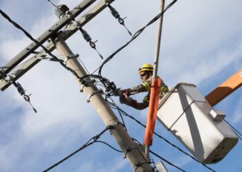 Cemig lança concurso para eletricista de redes de distribuição