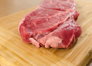 Anvisa proíbe venda de lote de filé-mignon contaminado com salmonella
