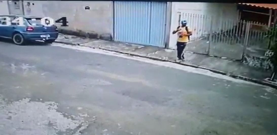 Veja: suspeito furta notebook, furadeira e refrigerante em casa na Zona Sul de Poços