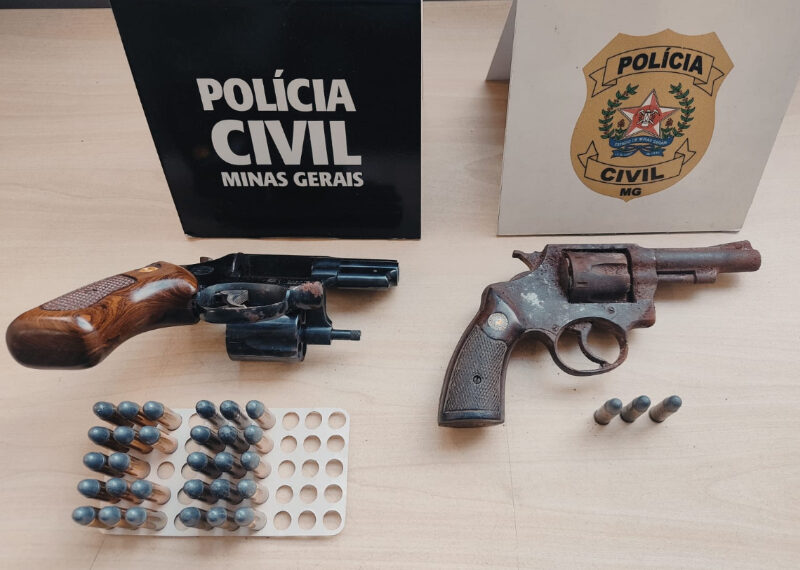 Homens entregam voluntariamente suas armas à Polícia Civil em Poços de Caldas