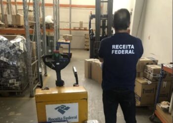 Receita Federal apreende R$ 100 mil em mercadorias de centros de distribuição em Poços e região