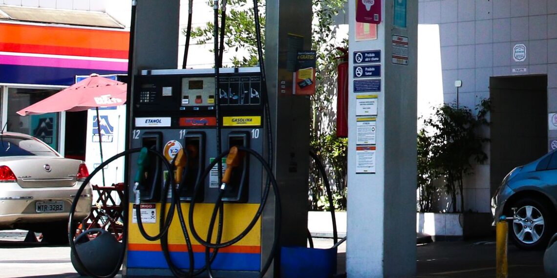 Troca de gasolina por etanol pode não ser vantajosa para o consumidor