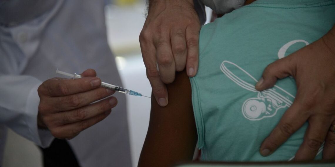 Quase 70% das crianças já foram vacinadas com a 1ª dose contra Covid-19 em Poços