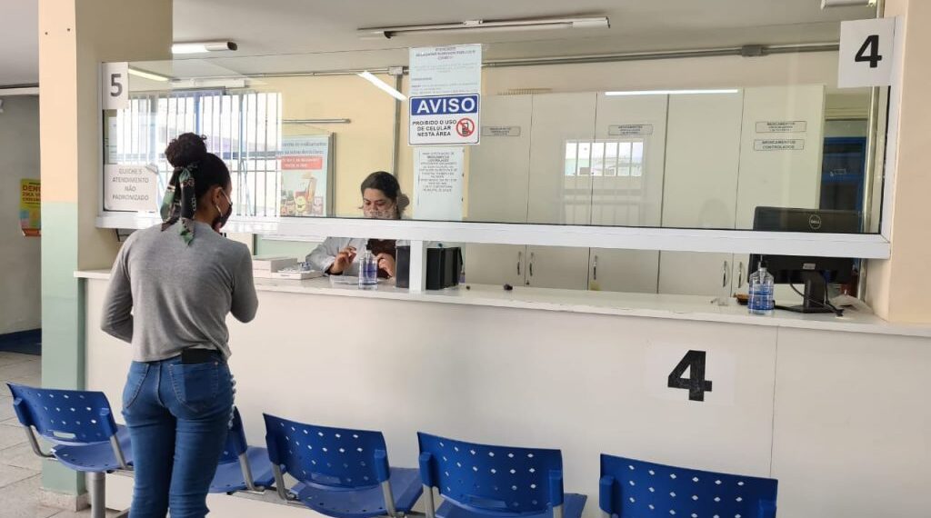 Secretaria de Saúde de Poços faz compra emergencial de medicamentos em falta