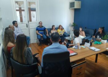 Reajuste Bolsa Estágio: durante manifestação, prefeitura recebe comissão de estagiários