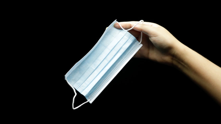 Minas planeja flexibilizar uso de máscaras em locais fechados a partir de 1° de maio