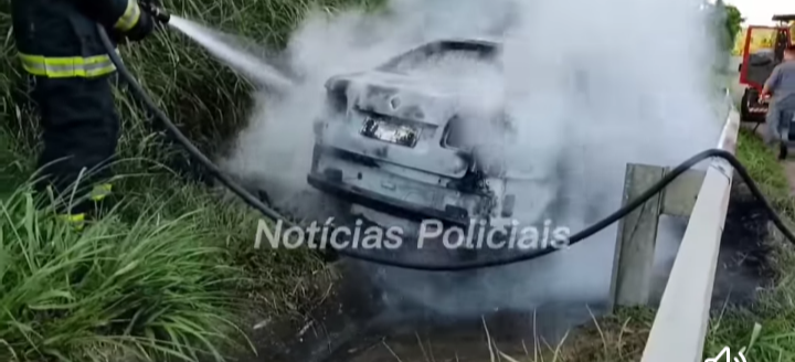 Carro atinge moto e motociclista morre em São João da Boa Vista