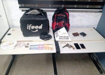 Mulher e moto entregador são presos suspeitos de roubo em Poços de Caldas