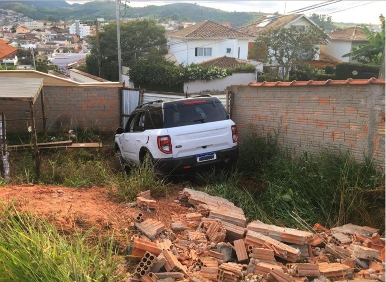 Médico e esposa são presos após acidente em Poços de Caldas