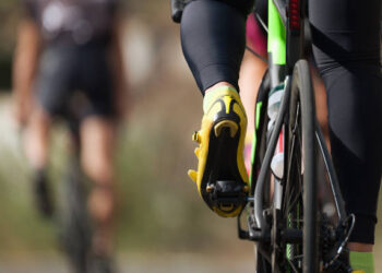 Educadora física comenta benefícios do ciclismo
