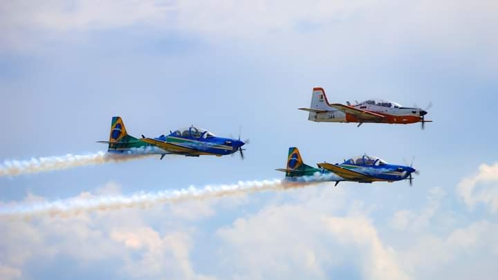 Esquadrilha da Fumaça completa 70 anos