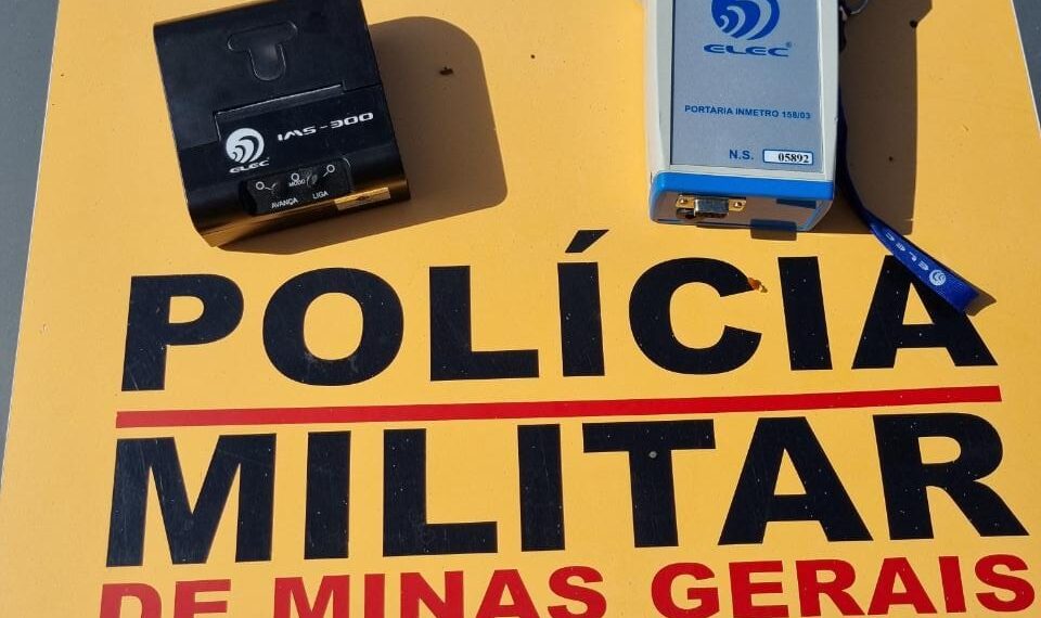 Motociclista é flagrado dirigindo embriagado e se recusa a fazer teste do etilômetro em Poços