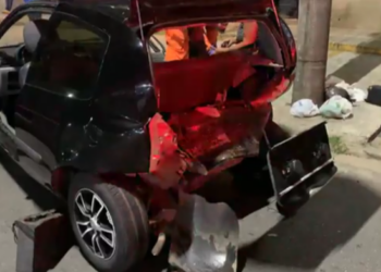 Colisão entre dois carros deixa cinco pessoas feridas em Poços de Caldas