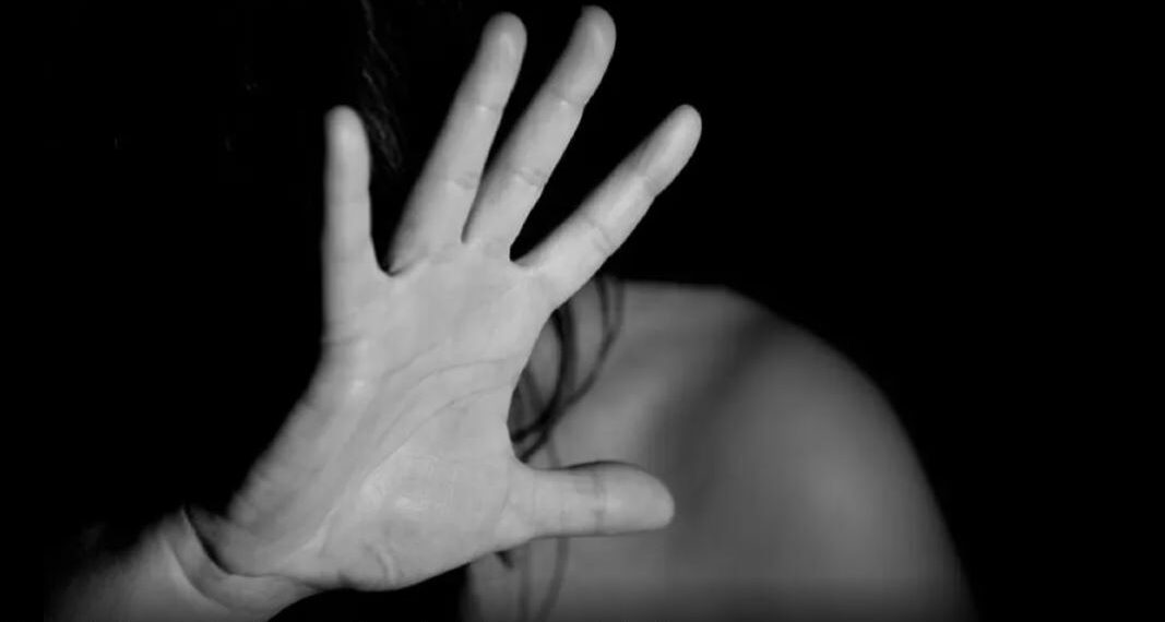 Lei sancionada em MG garante atendimento virtual 24 horas por dia em casos de violência contra a mulher