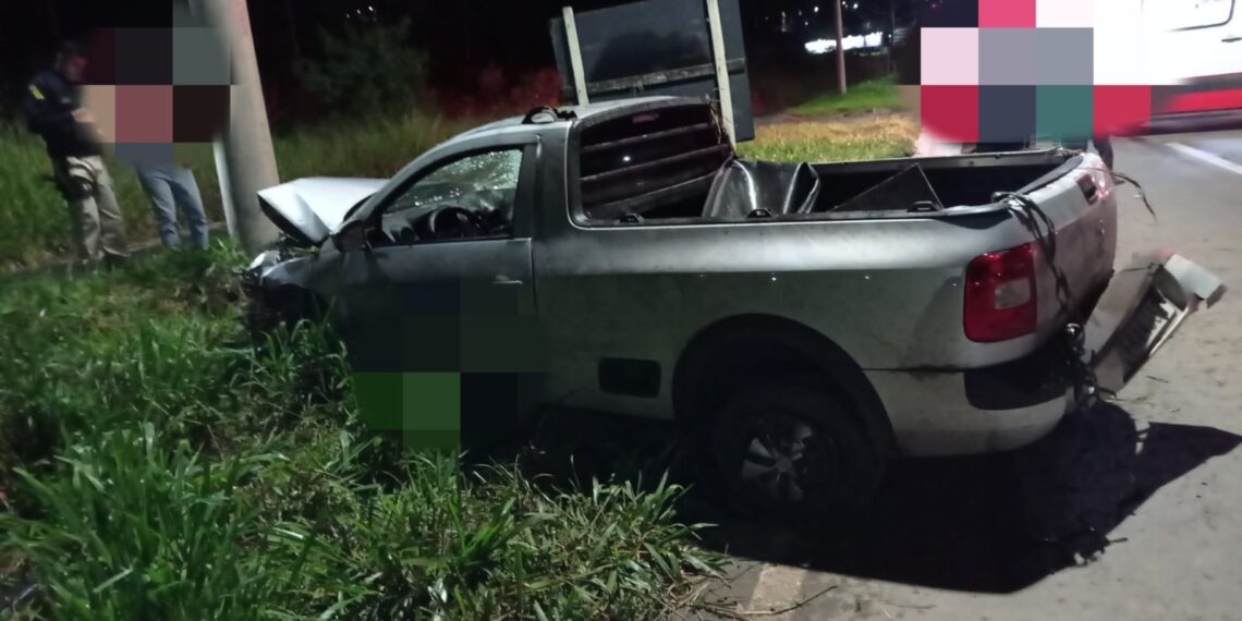 Passageiro de saveiro envolvido em acidente continua internado em estado grave em Poços de Caldas