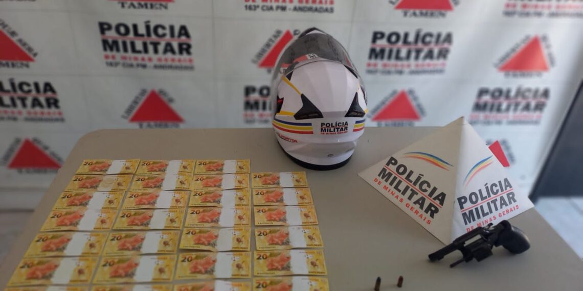 Homem é preso com R$ 540 em notas falsas; uma moto e um revólver também foram apreendidos