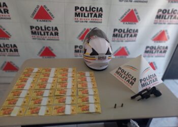 Homem é preso com R$ 540 em notas falsas; uma moto e um revólver também foram apreendidos