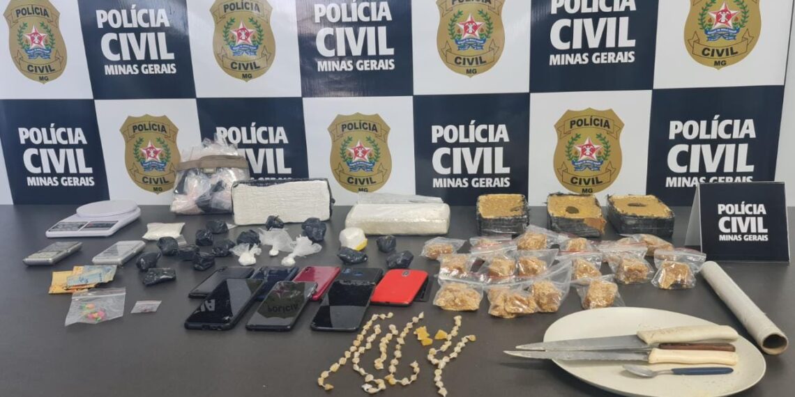 OPERAÇÃO MULTIVERSO | Polícia Civil descobre esconderijo de traficantes e apreende mais de 5 quilos de drogas em Poços de Caldas