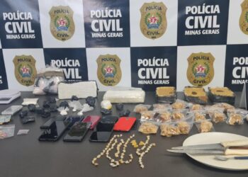 OPERAÇÃO MULTIVERSO | Polícia Civil descobre esconderijo de traficantes e apreende mais de 5 quilos de drogas em Poços de Caldas