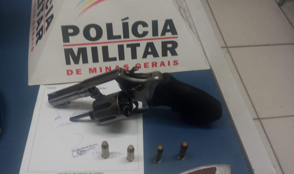 Entregador é detido após exibir revólver em evento em Poços de Caldas