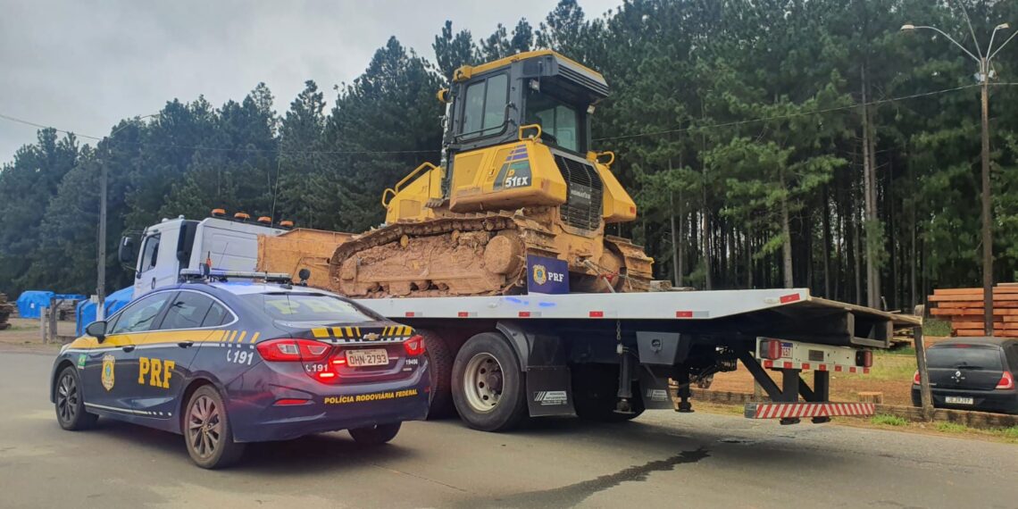 Máquina furtada em Andradas é recuperada pela PRF