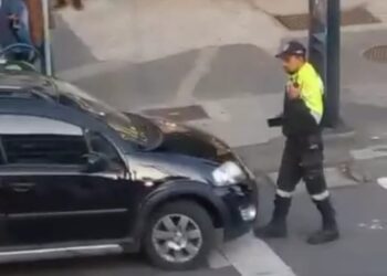 Homem tenta atropelar agente de trânsito em Poços de Caldas