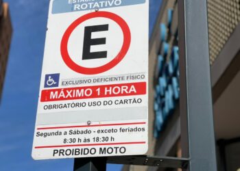 Vereador pede correção de placas de estacionamentos destinados a idosos e deficientes