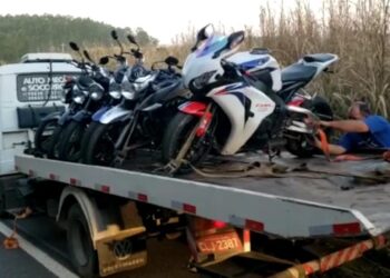 Sete pessoas são detidas após disputarem racha em motocicletas em Poços de Caldas